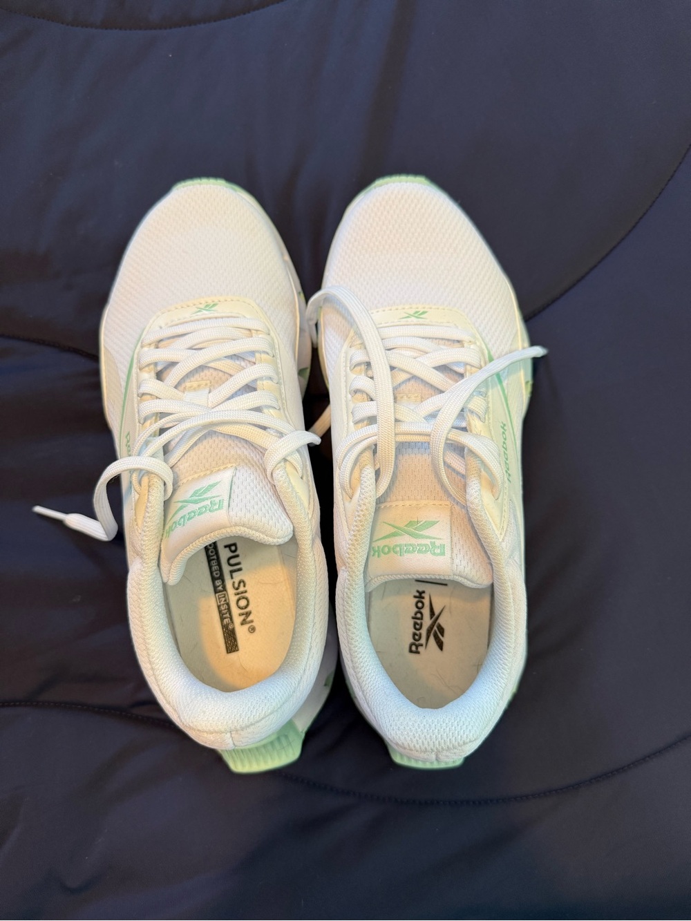 White and mint green Reeboks - Picture 2 of 5